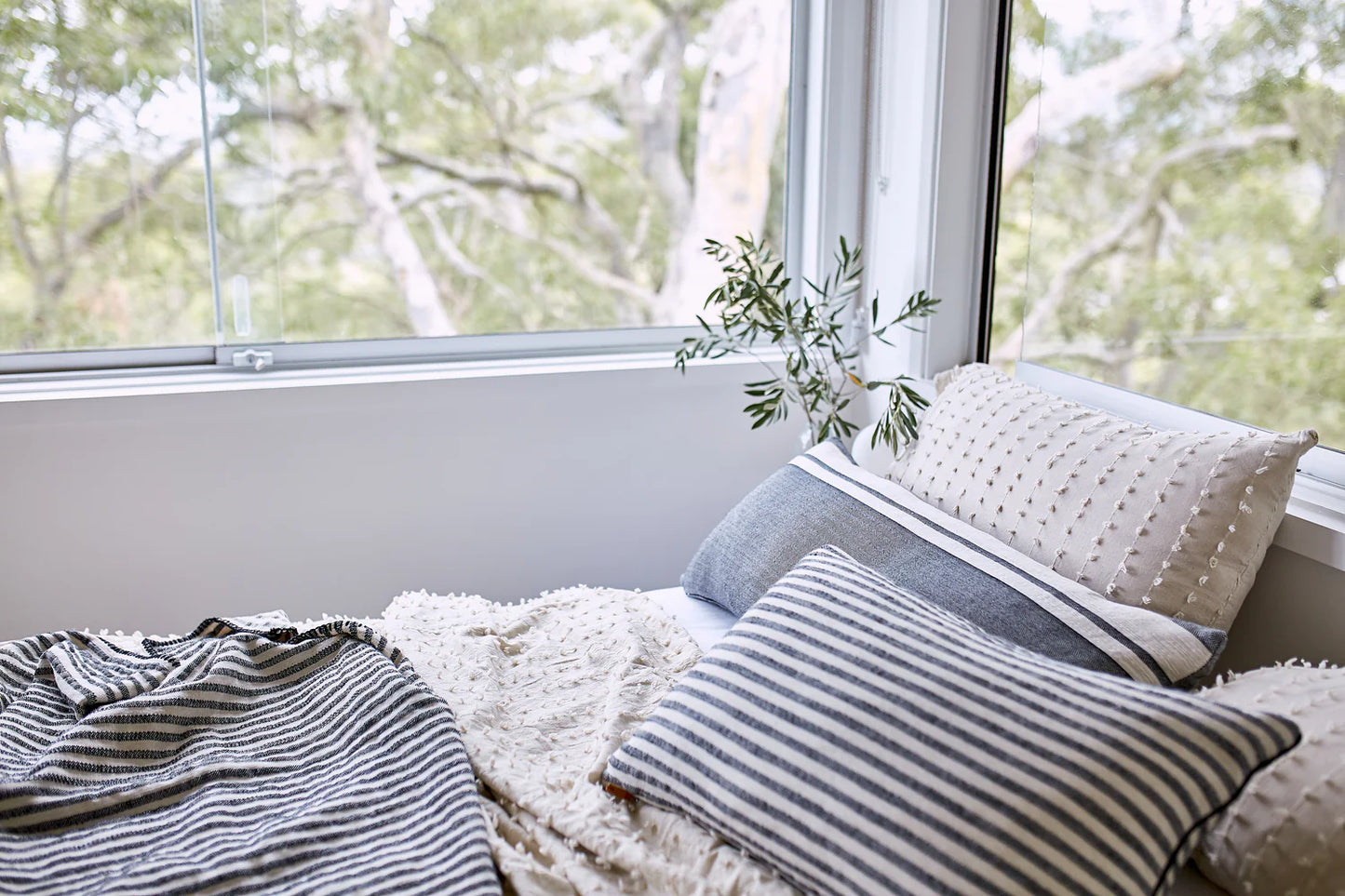 Saarde Siyah Cotton/Linen Bolster Cushion
